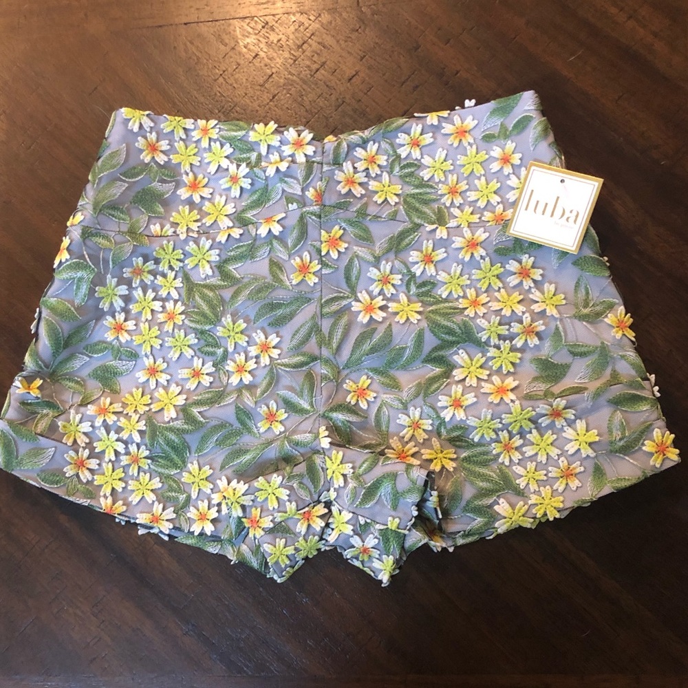 NWT Floral lace shorts